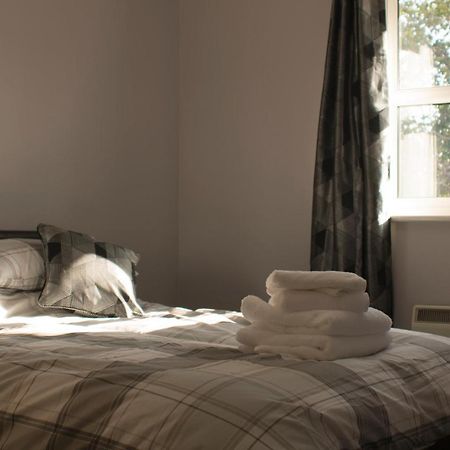 The Bell Apartment. Modern, Stylistic & Luxurious Фолкърк Екстериор снимка