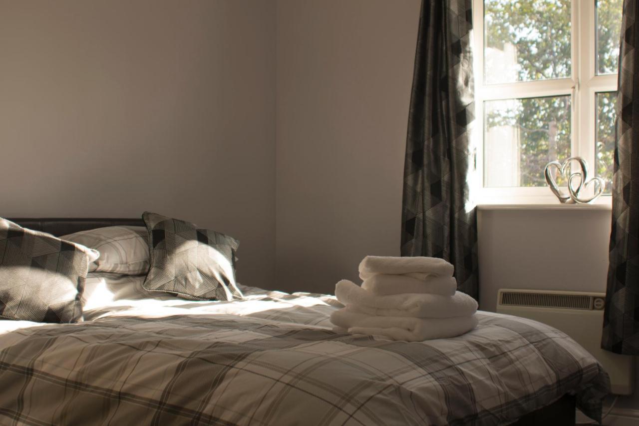 The Bell Apartment. Modern, Stylistic & Luxurious Фолкърк Екстериор снимка